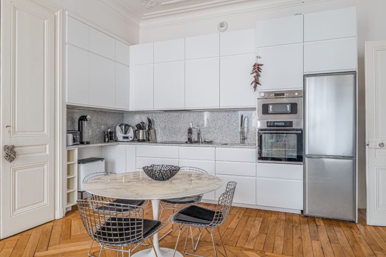 luxury apartment 4 Rooms for sale on LYON (69006)