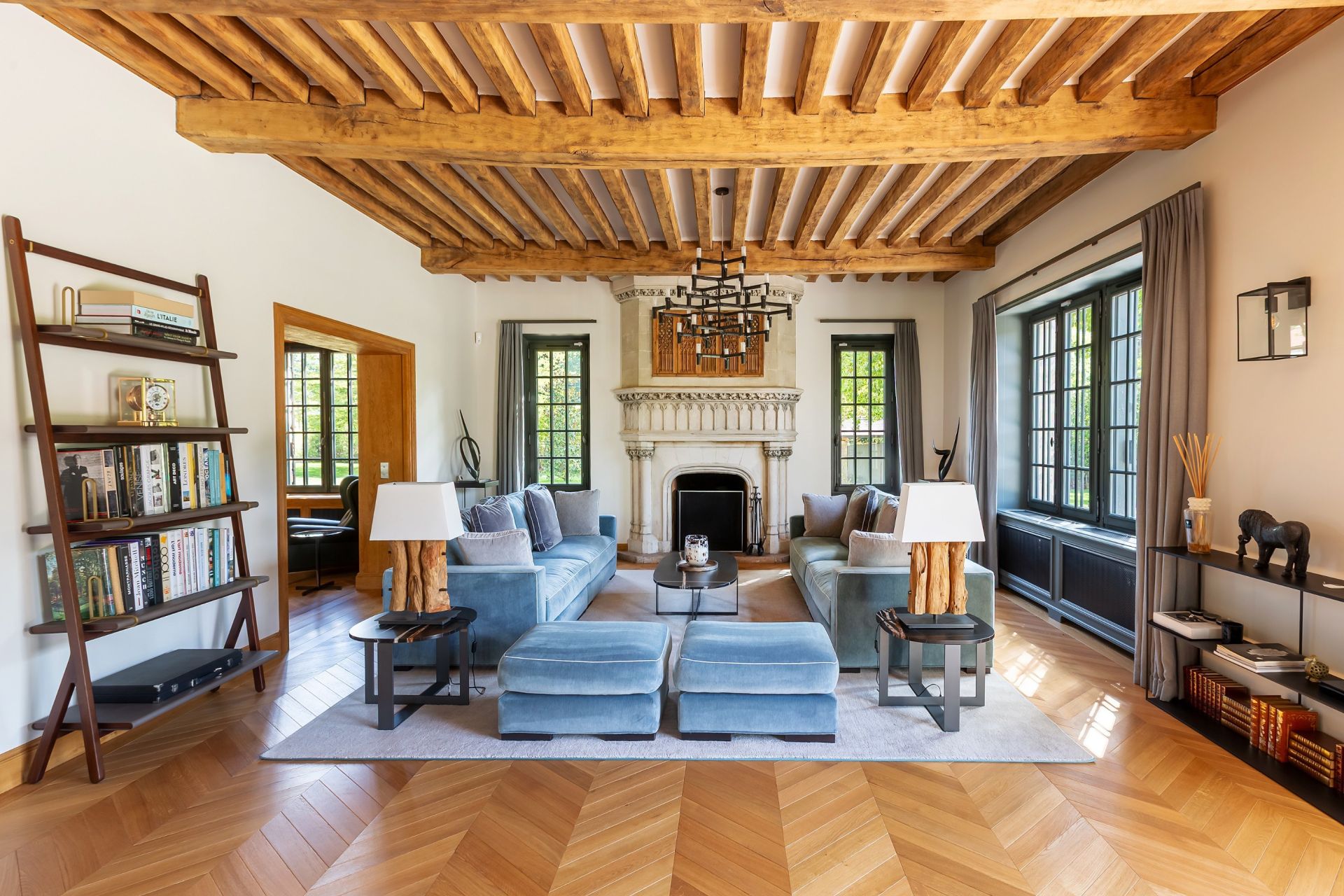 luxury property 20 Rooms for sale on BARBIZON (77630)