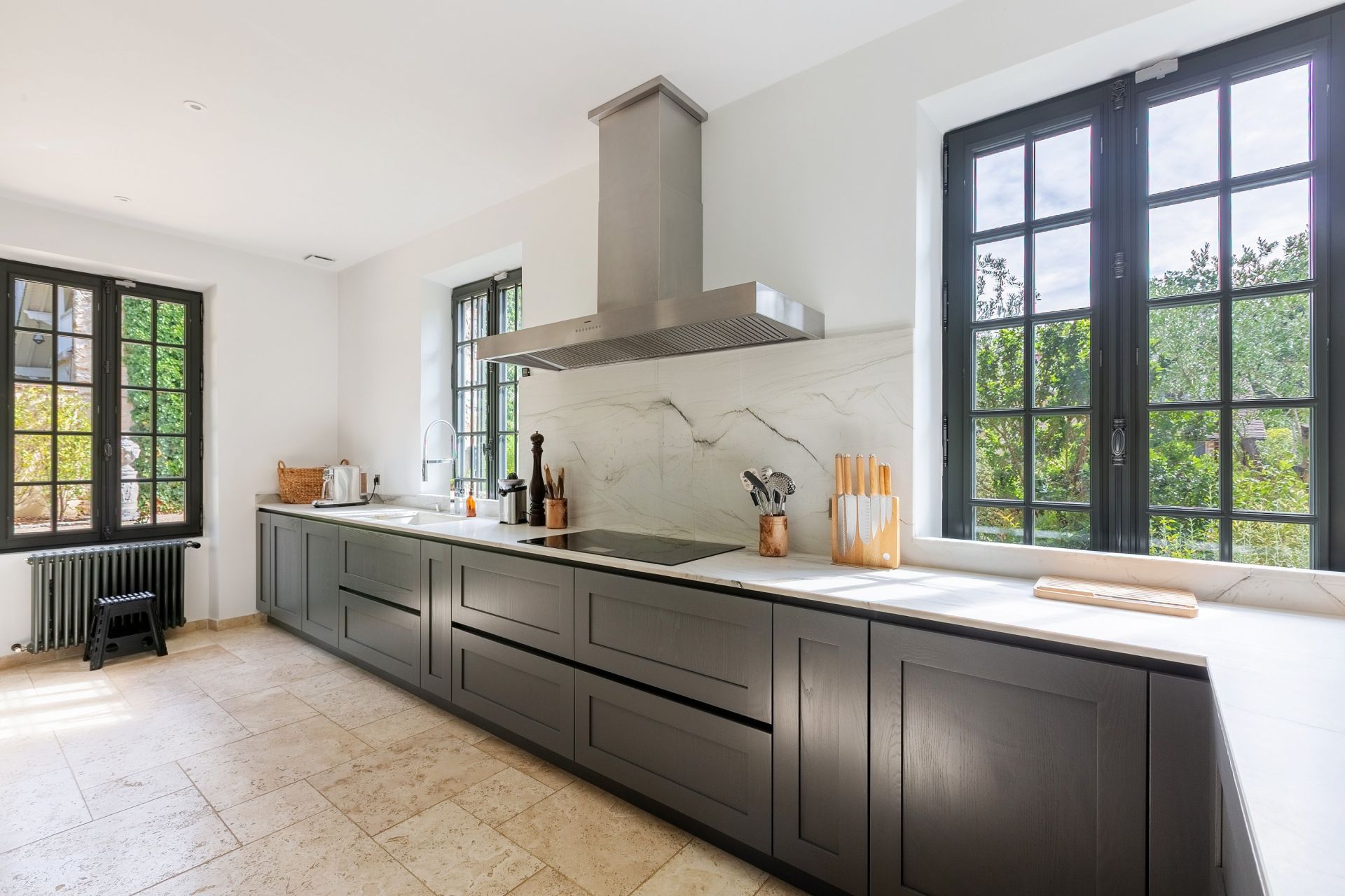 luxury property 20 Rooms for sale on BARBIZON (77630)