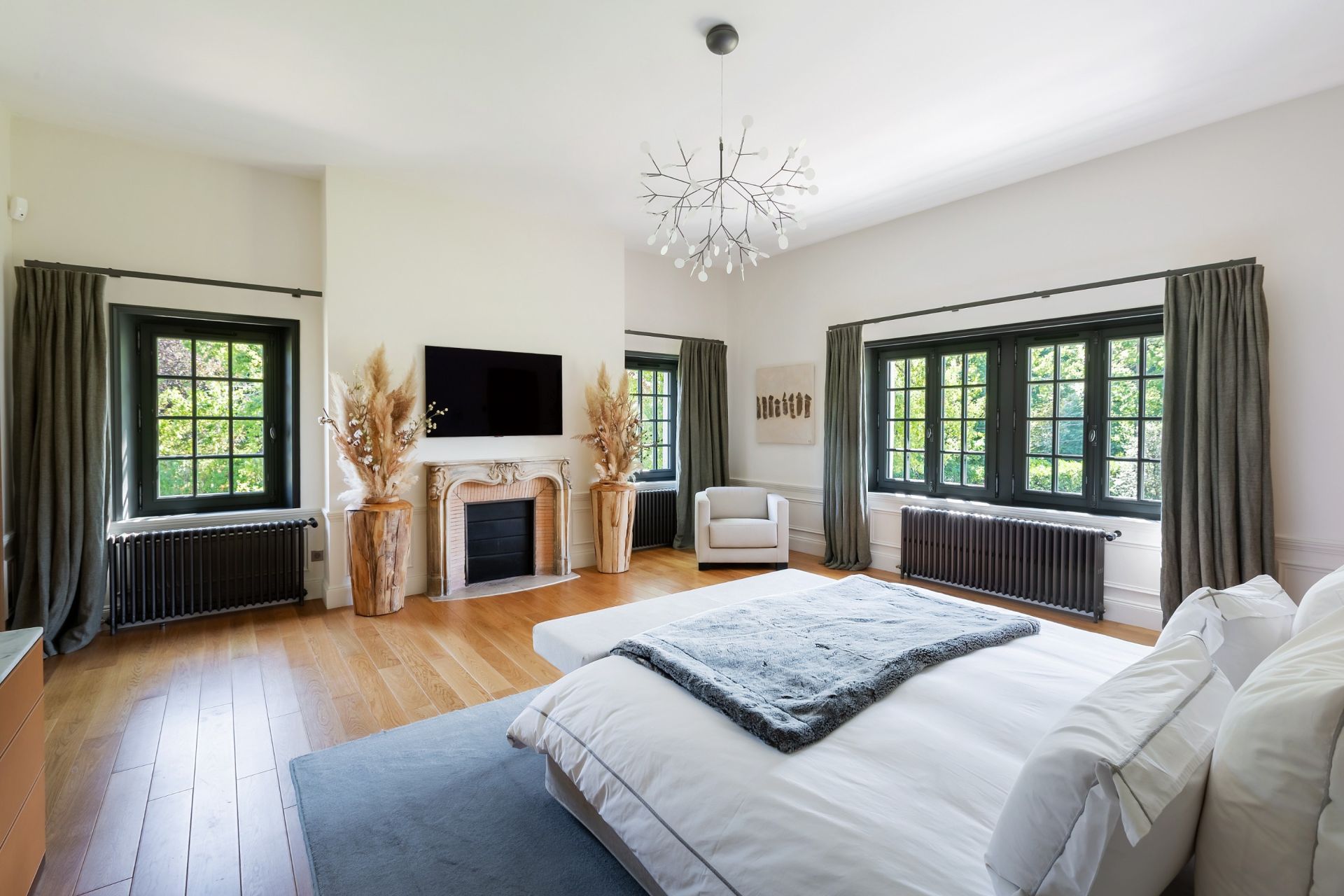 luxury property 20 Rooms for sale on BARBIZON (77630)