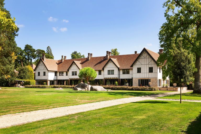 luxury property 20 Rooms for sale on BARBIZON (77630)