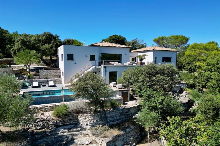 maison contemporaine 6 Pièces en vente sur UZES (30700)