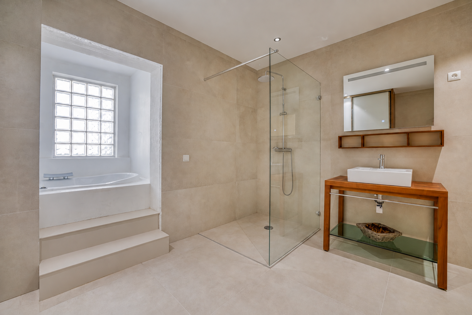 luxury house 9 Rooms for sale on CULOZ BEON (01350)