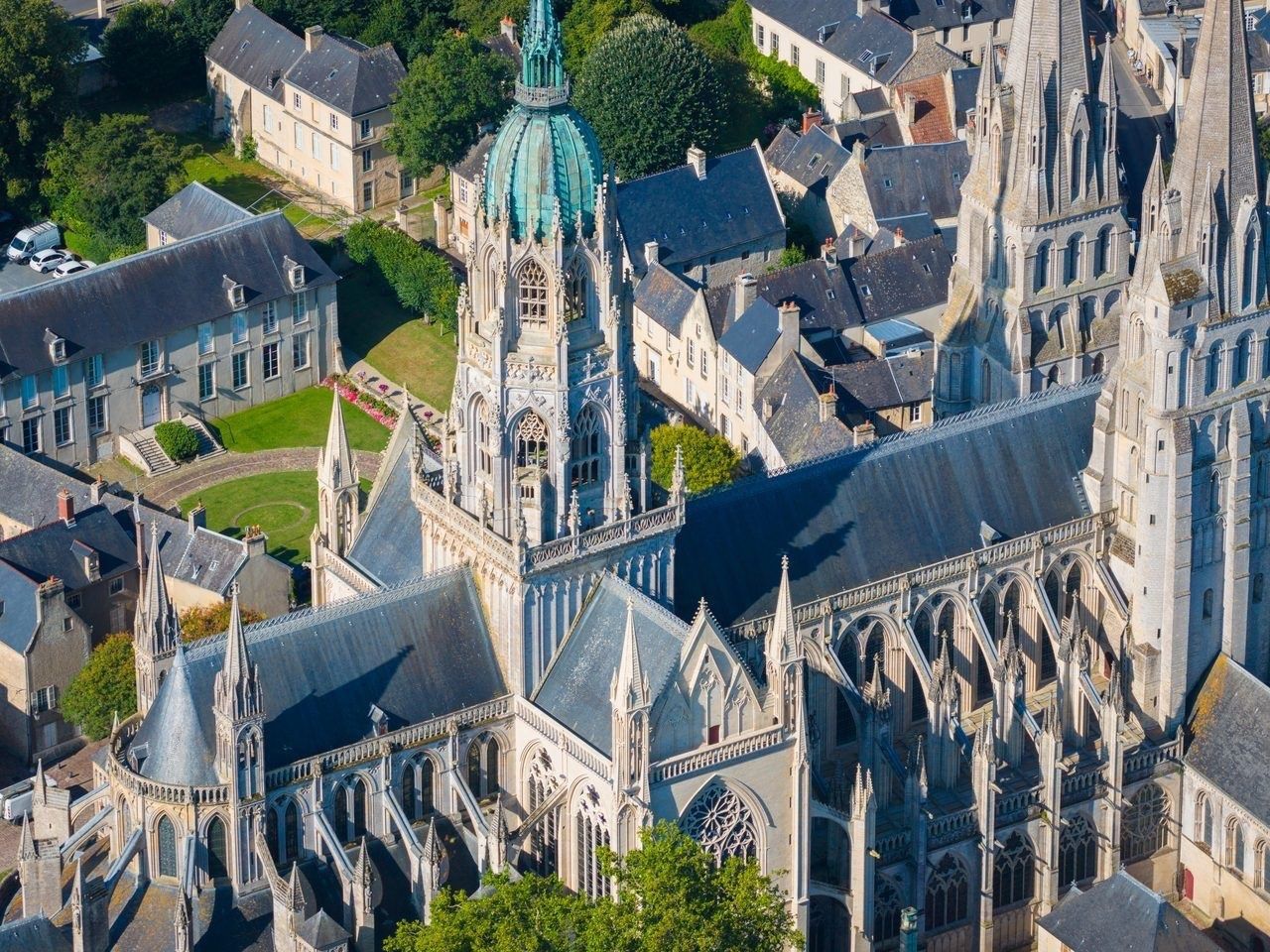 maison de luxe 12 Pièces en vente sur BAYEUX (14400)