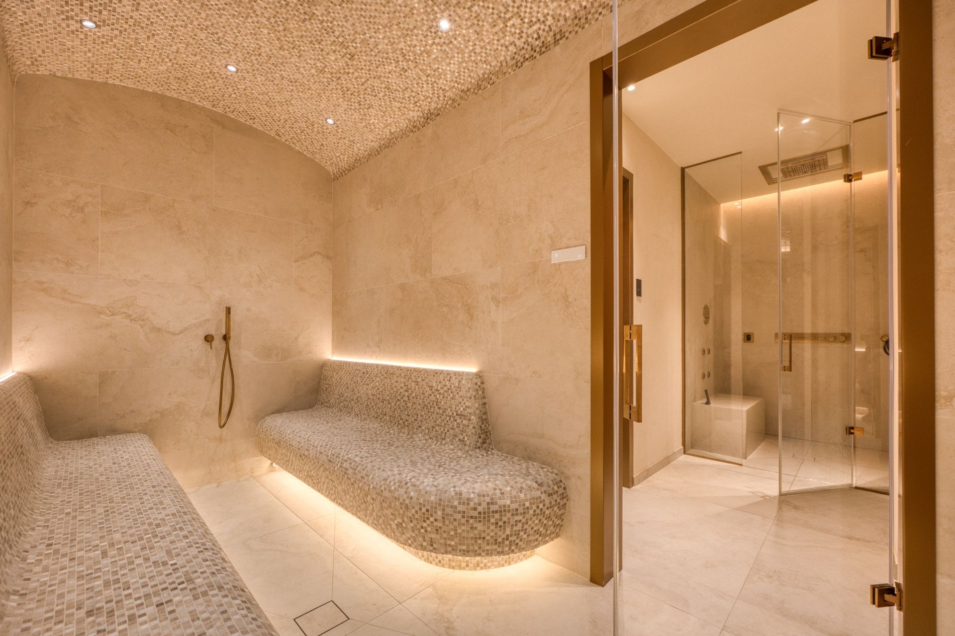 chalet de luxe 10 Pièces en location saisonnière sur COURCHEVEL (73120)