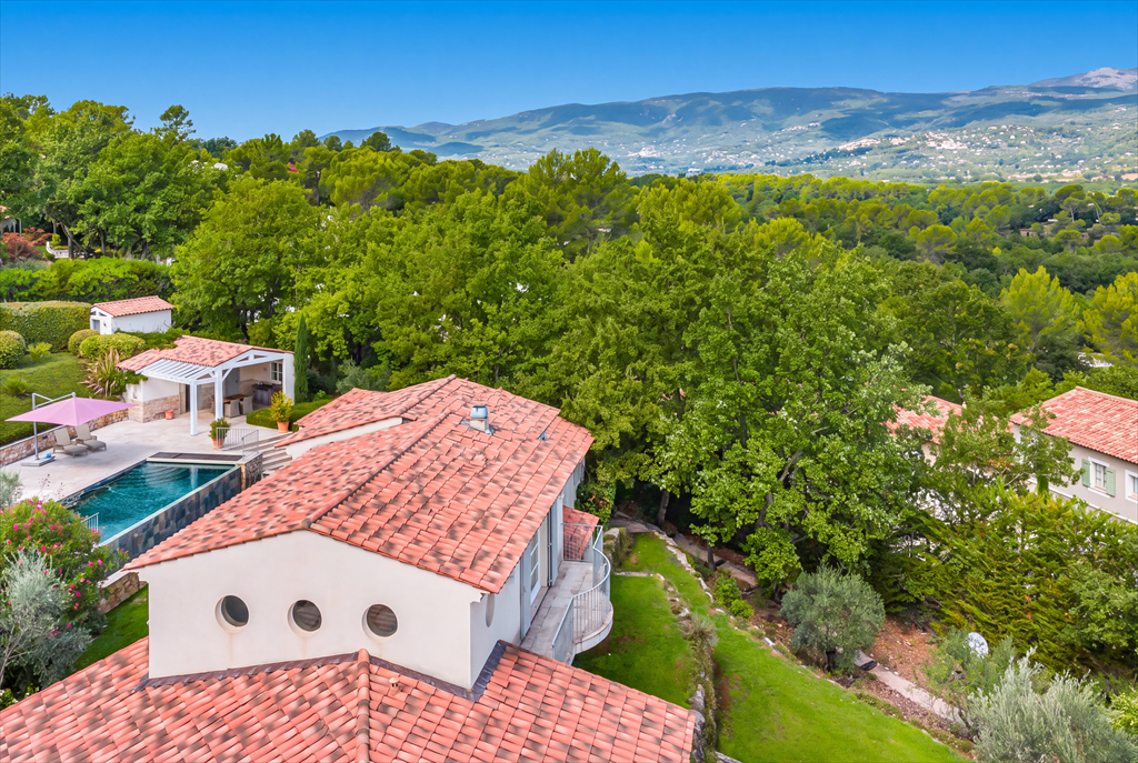 villa de luxe 4 Pièces en vente sur TOURRETTES (83440)