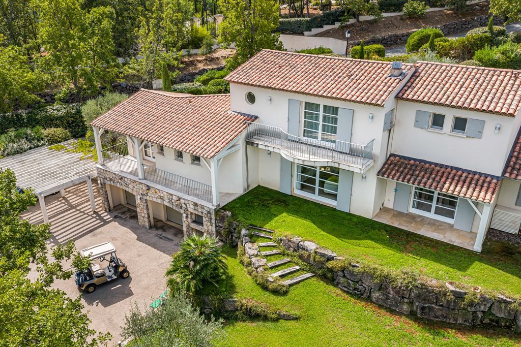 villa de luxe 4 Pièces en vente sur TOURRETTES (83440)