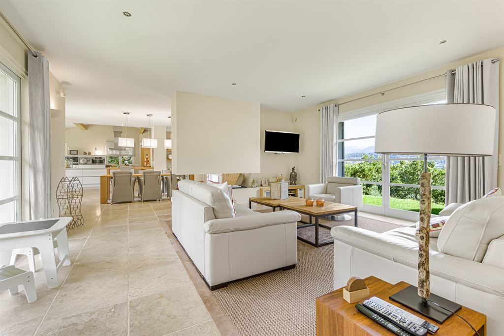 villa de luxe 4 Pièces en vente sur TOURRETTES (83440)