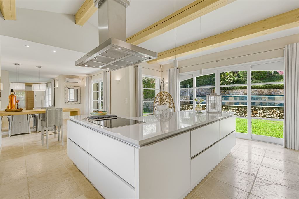 villa de luxe 4 Pièces en vente sur TOURRETTES (83440)