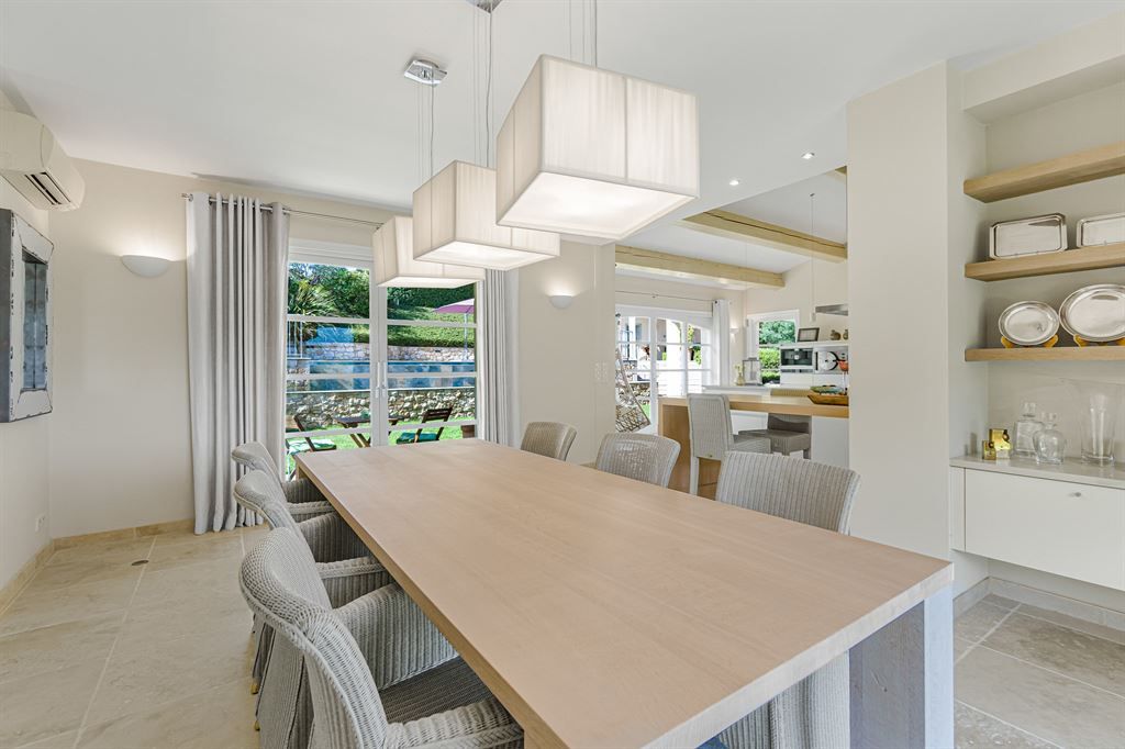villa de luxe 4 Pièces en vente sur TOURRETTES (83440)