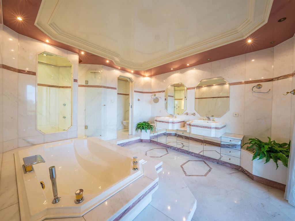 appartement de luxe 4 Pièces en vente sur MOUGINS (06250)