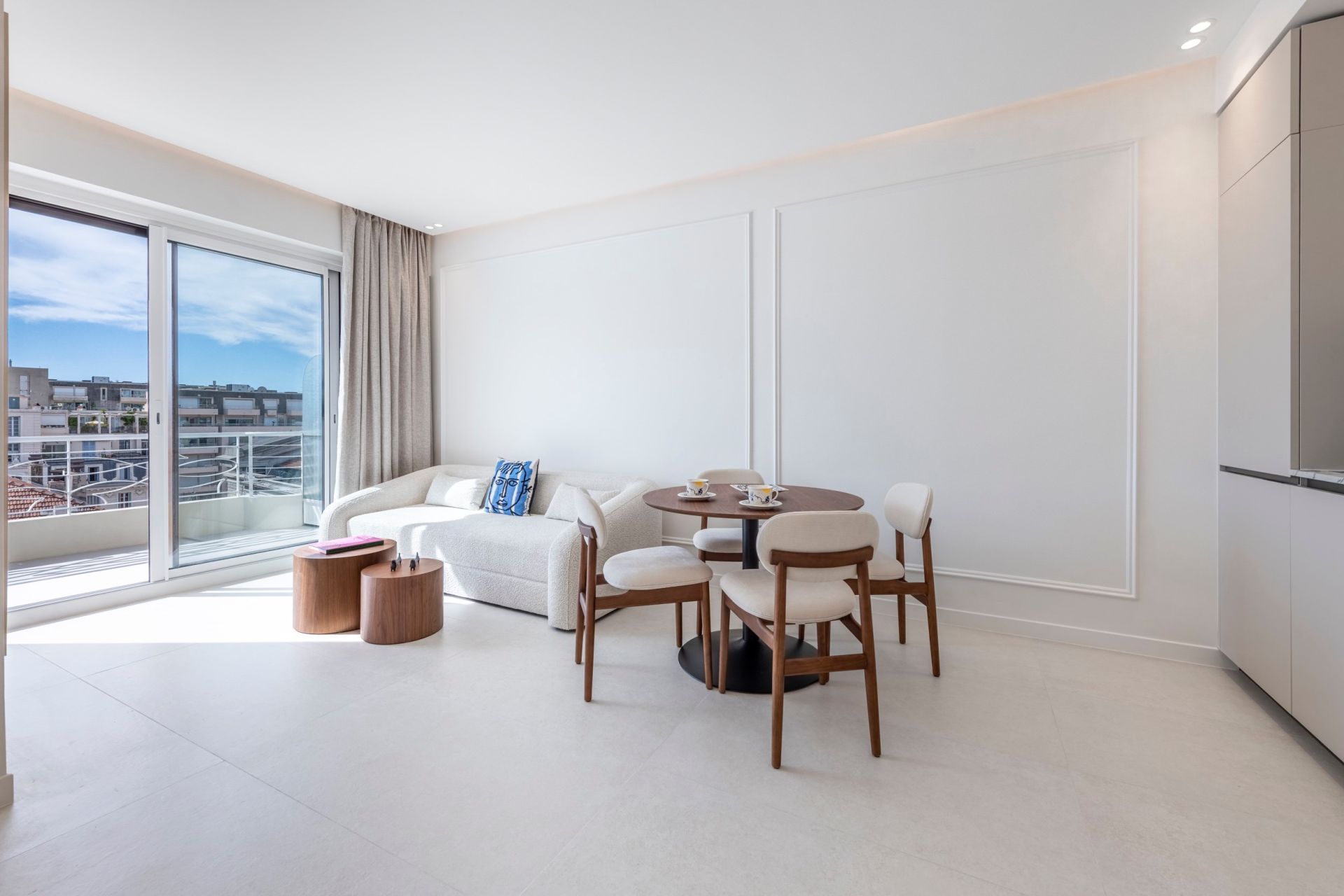 luxury apartment 2 Rooms for sale on NICE (06000)
