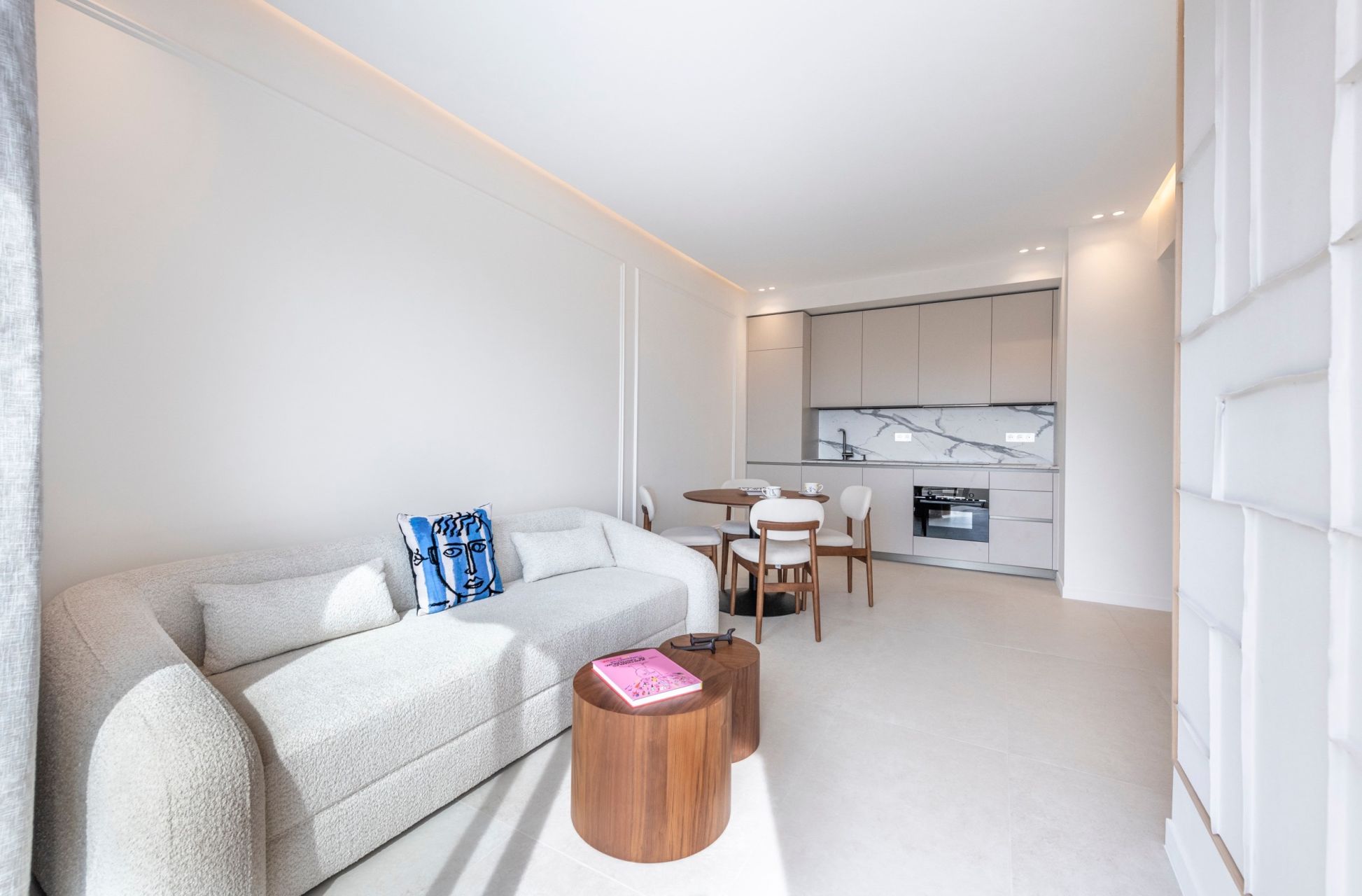 luxury apartment 2 Rooms for sale on NICE (06000)