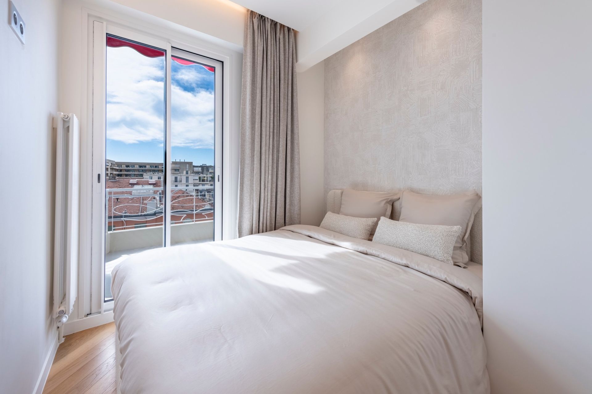 luxury apartment 2 Rooms for sale on NICE (06000)