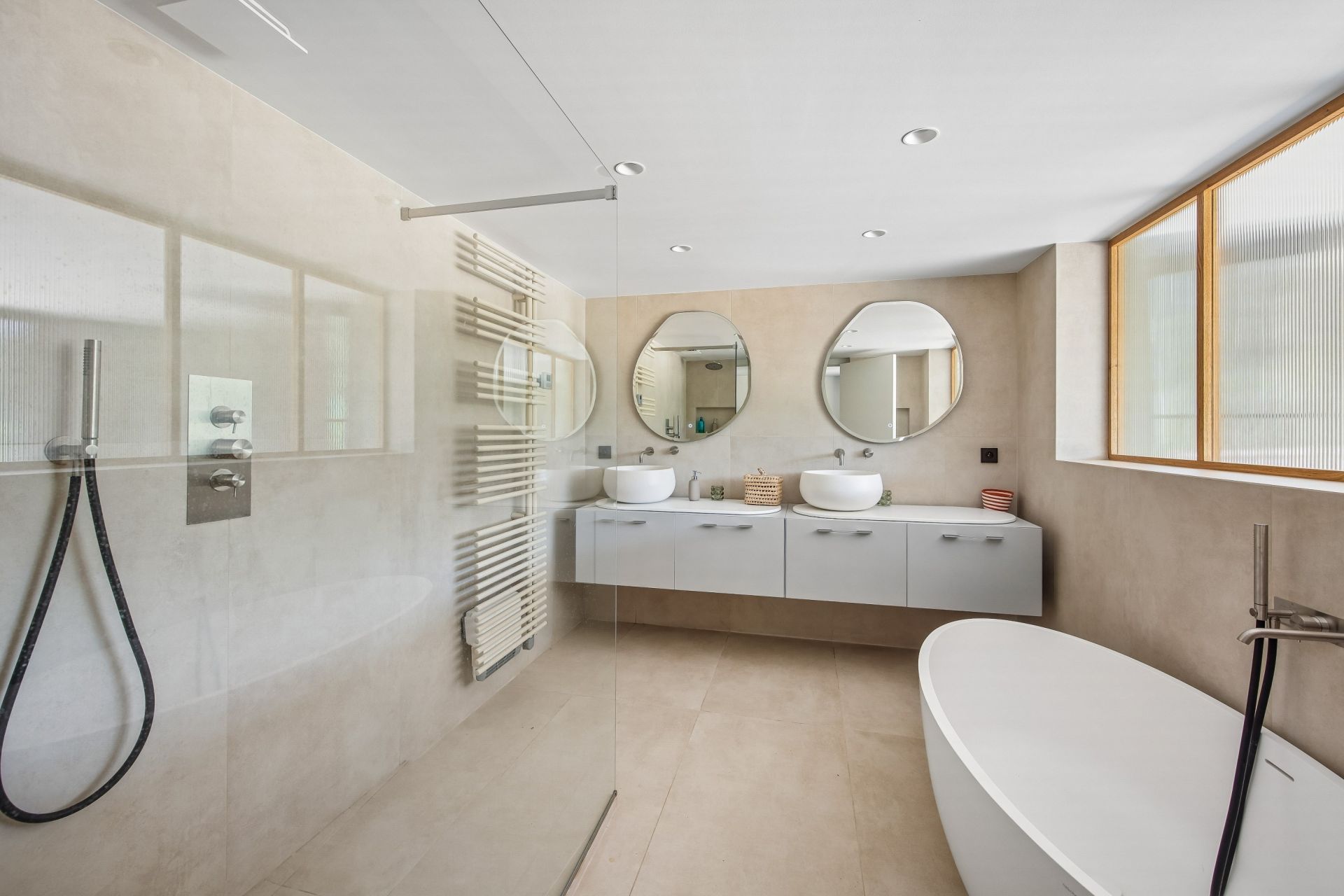 luxury house 16 Rooms for sale on MILON LA CHAPELLE (78470)
