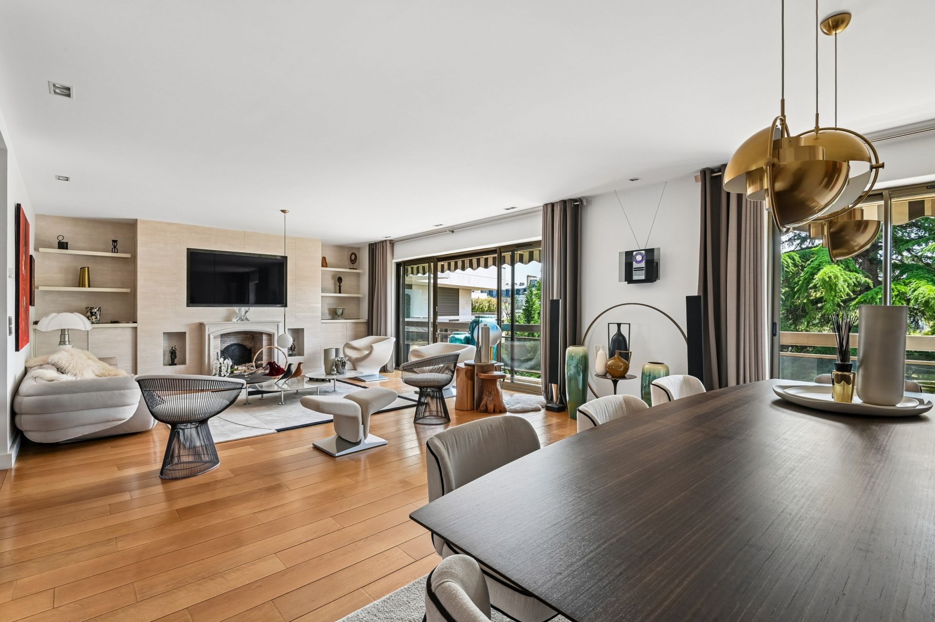 luxury apartment 5 Rooms for sale on NEUILLY SUR SEINE (92200)