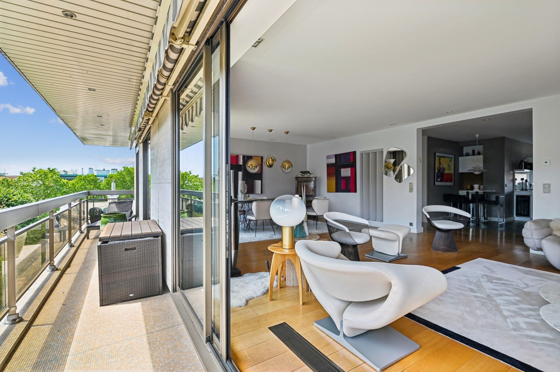 luxury apartment 5 Rooms for sale on NEUILLY SUR SEINE (92200)