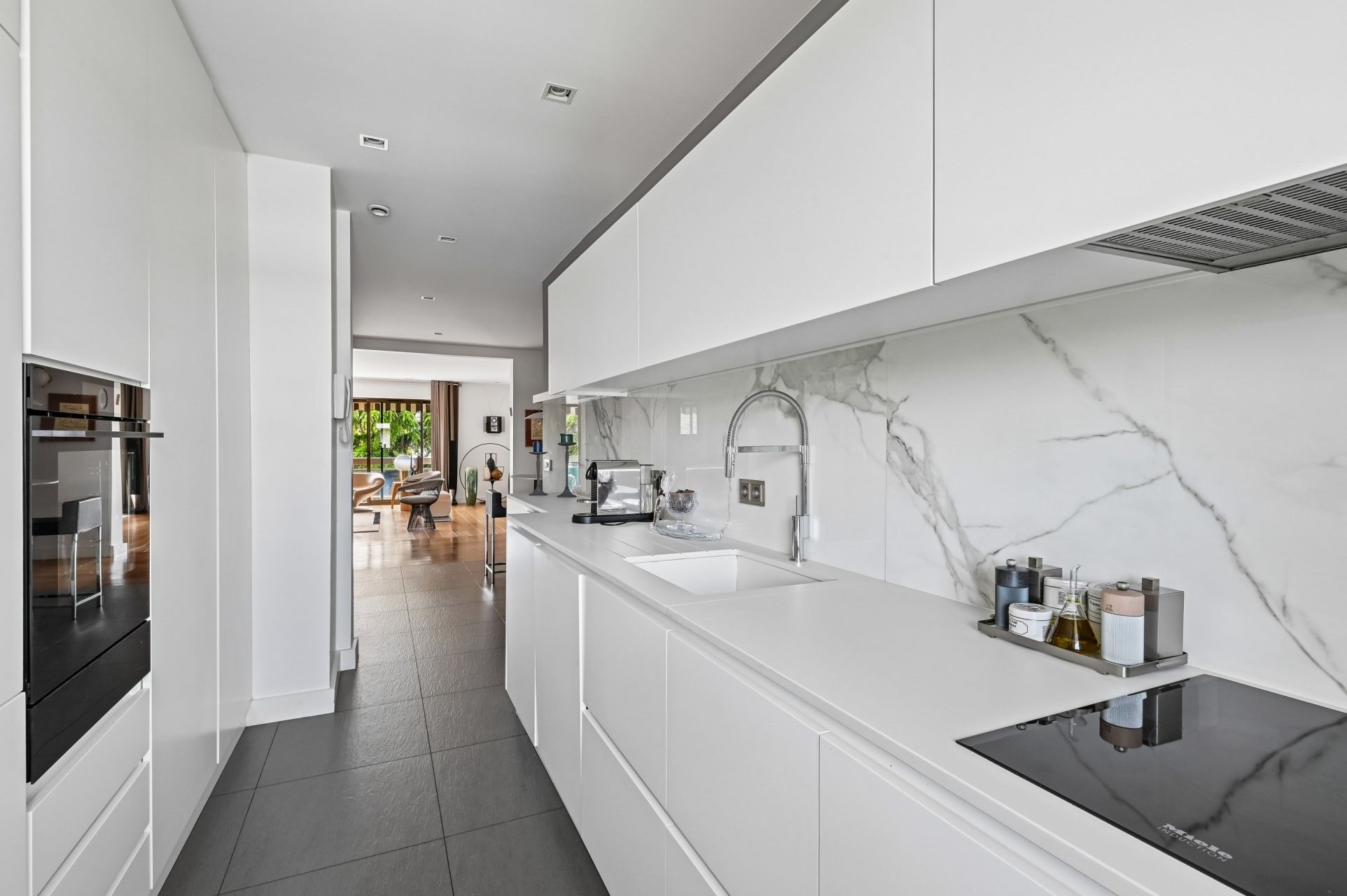 luxury apartment 5 Rooms for sale on NEUILLY SUR SEINE (92200)