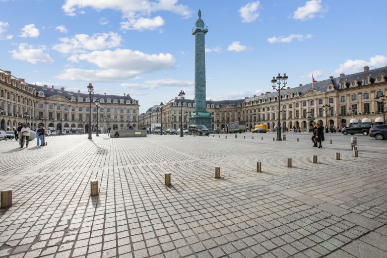 luxury apartment 2 Rooms for sale on PARIS (75002)