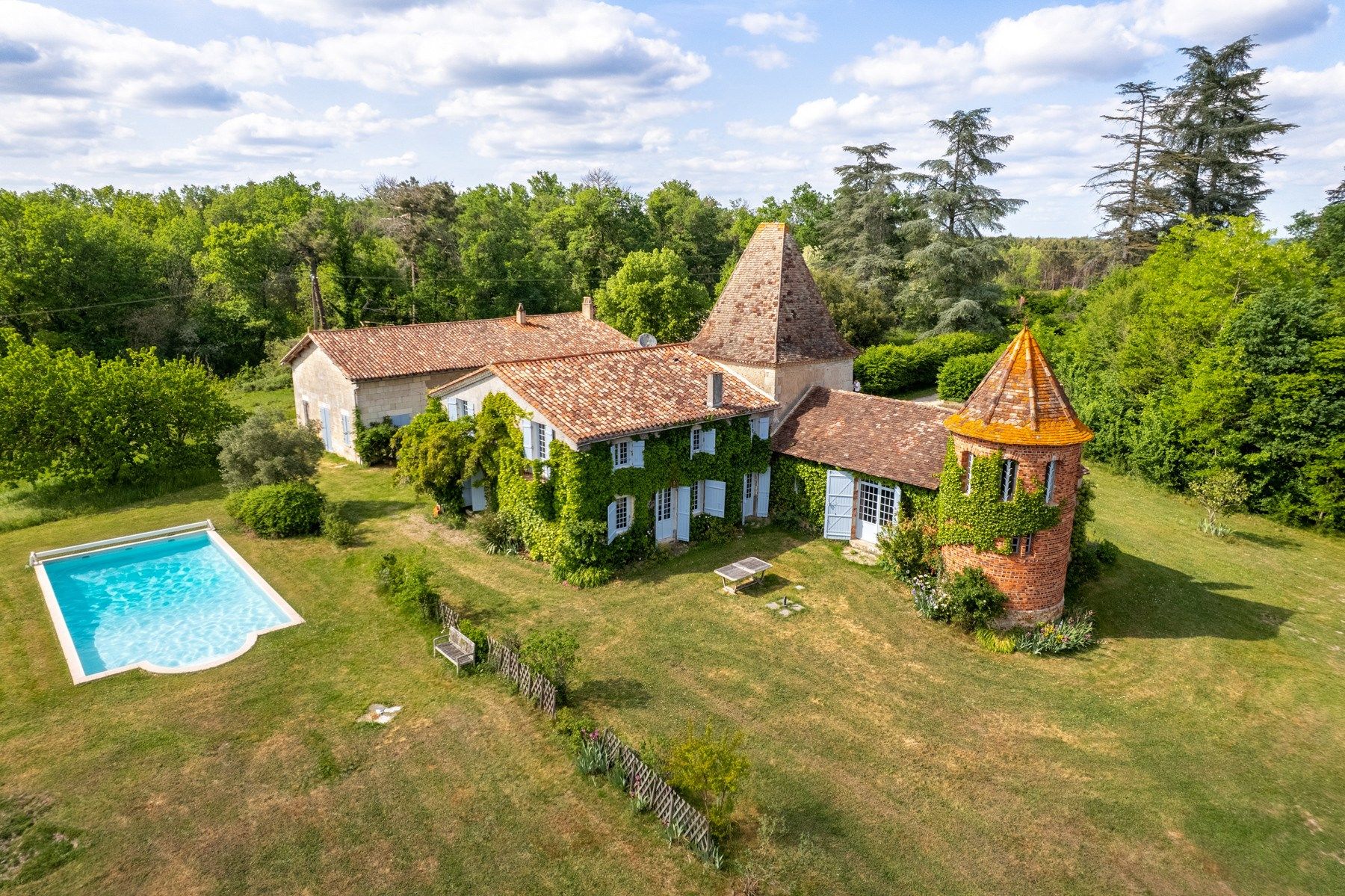 maison de luxe 15 Pièces en vente sur ST ANDRE DE DOUBLE (24190)
