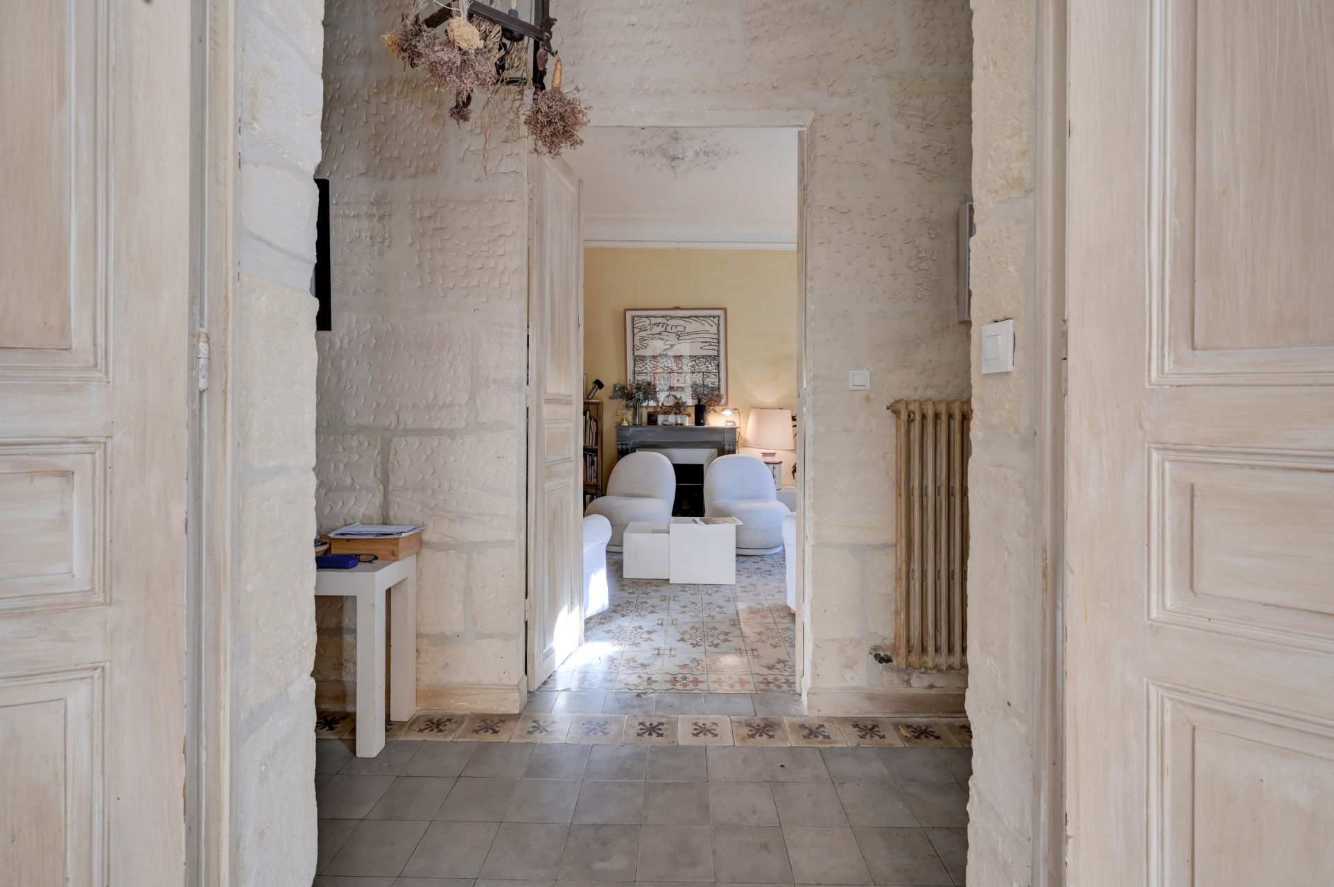 luxury house 9 Rooms for sale on FONTVIEILLE (13990)