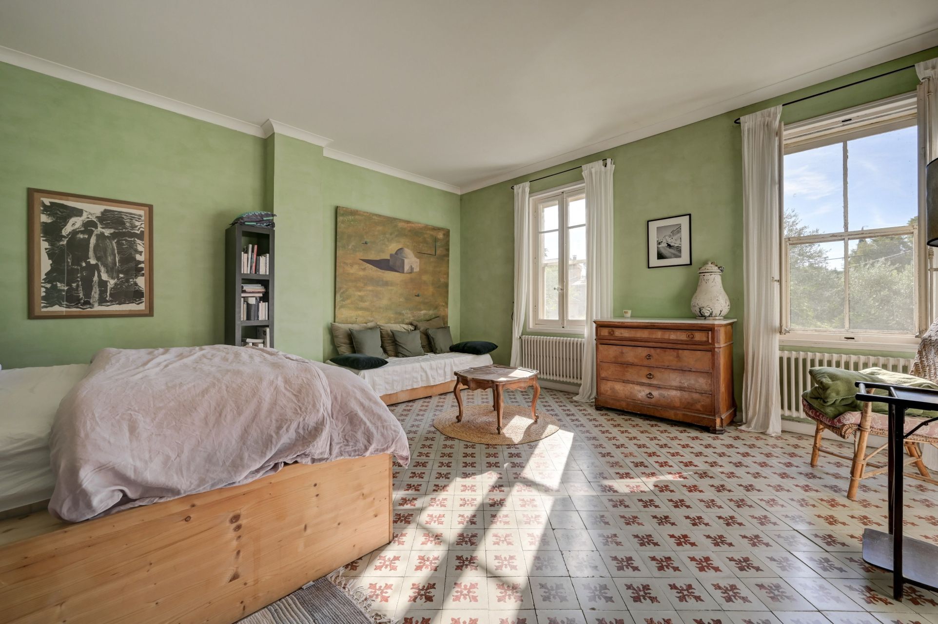 luxury house 9 Rooms for sale on FONTVIEILLE (13990)