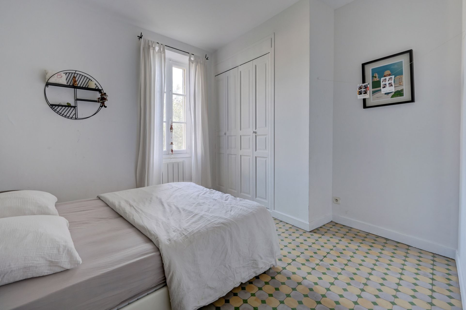 luxury house 9 Rooms for sale on FONTVIEILLE (13990)