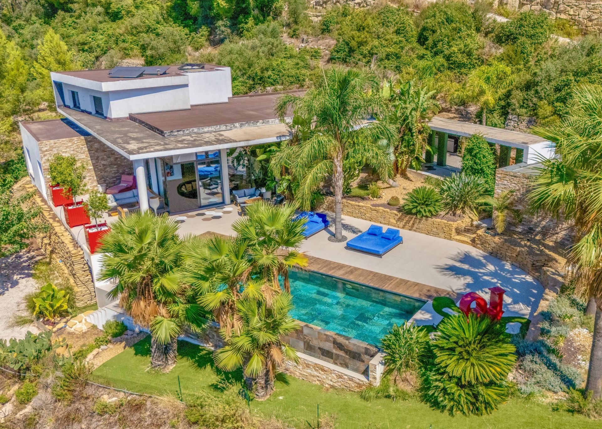 luxury villa 7 Rooms for sale on LA VALETTE DU VAR (83160)