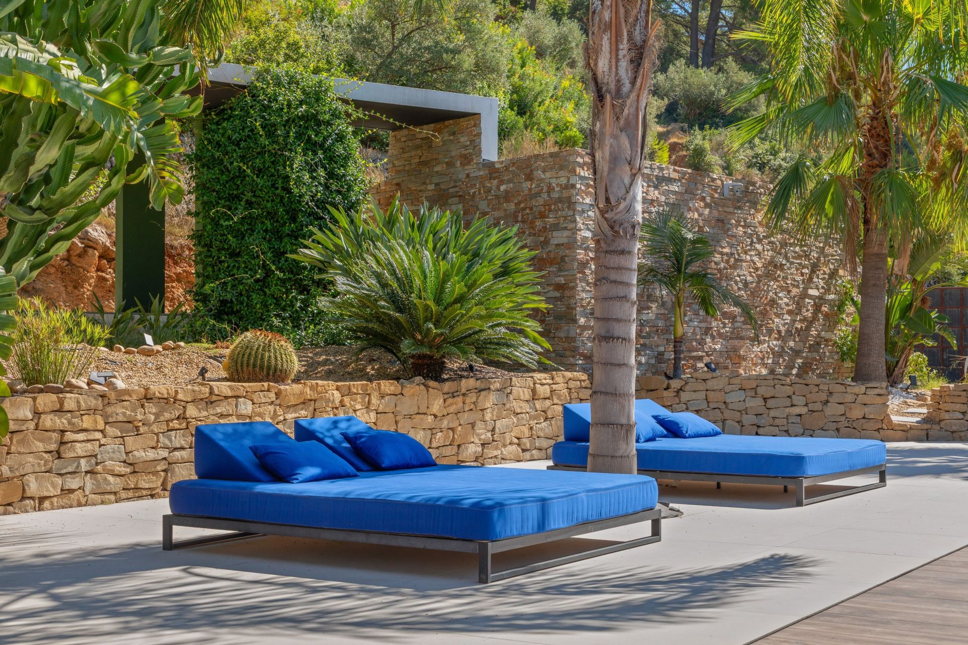 luxury villa 7 Rooms for sale on LA VALETTE DU VAR (83160)