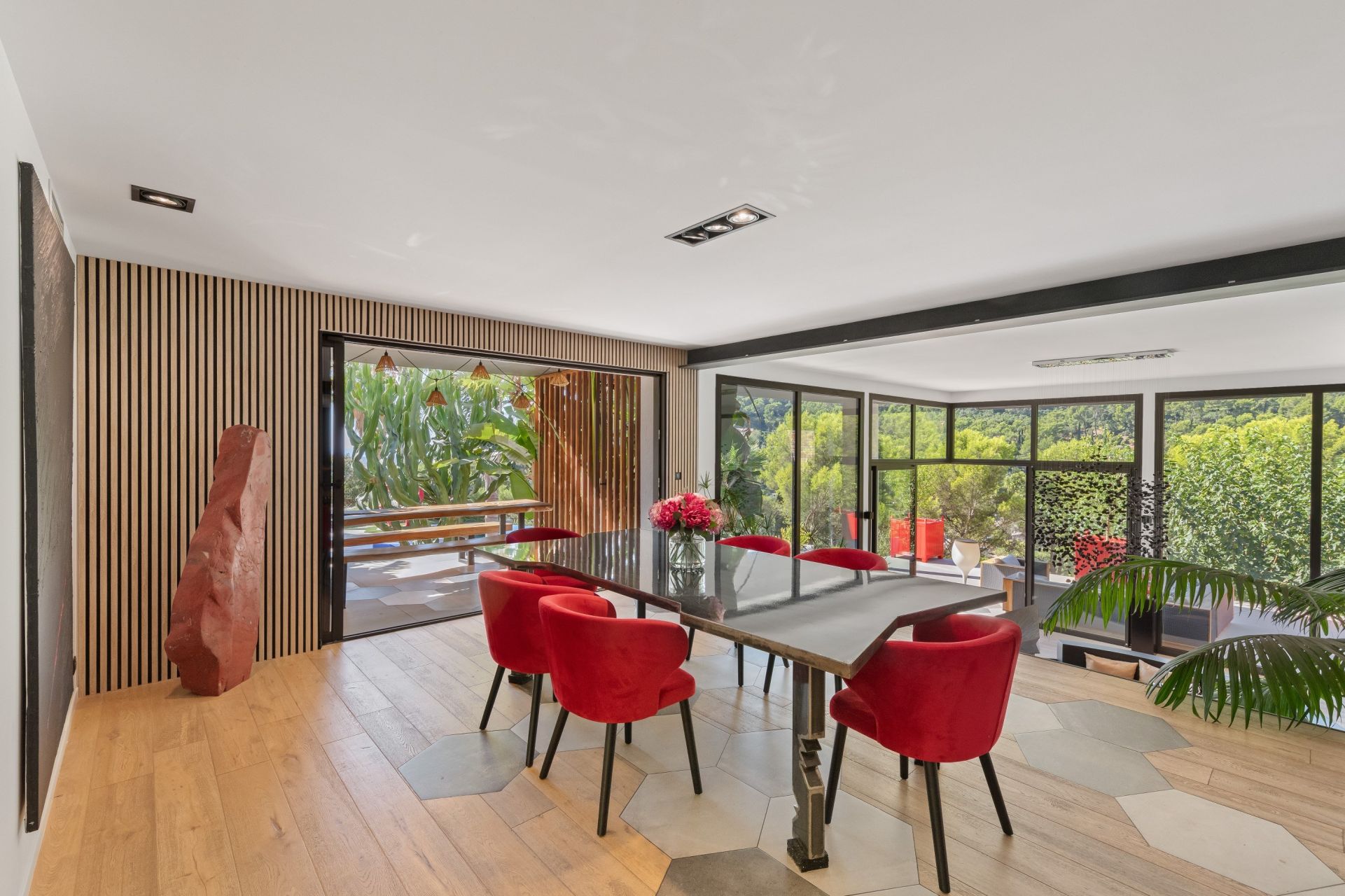 luxury villa 7 Rooms for sale on LA VALETTE DU VAR (83160)
