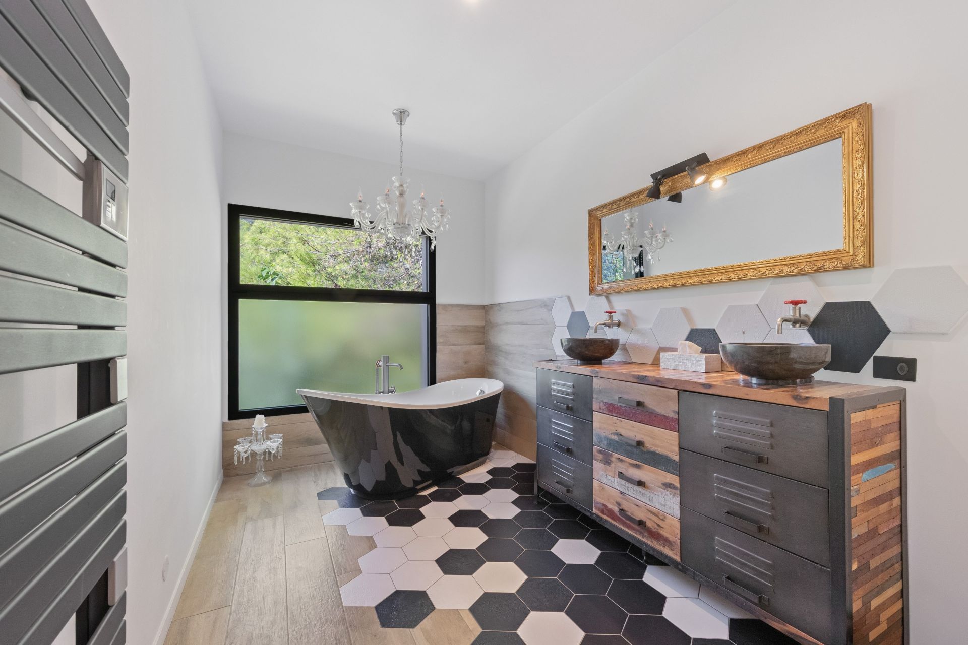 luxury villa 7 Rooms for sale on LA VALETTE DU VAR (83160)