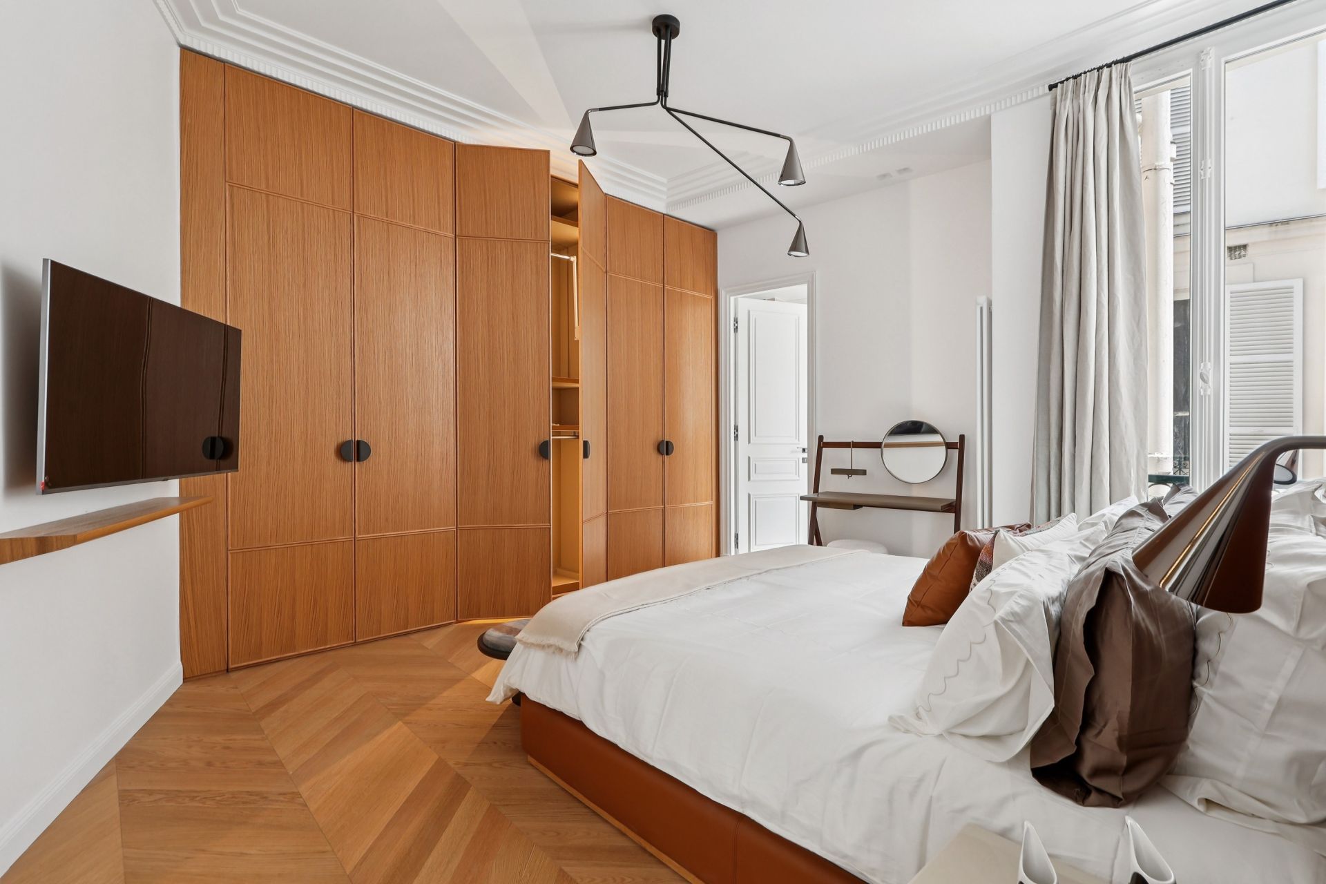 luxury apartment 5 Rooms for rent on PARIS (75008)