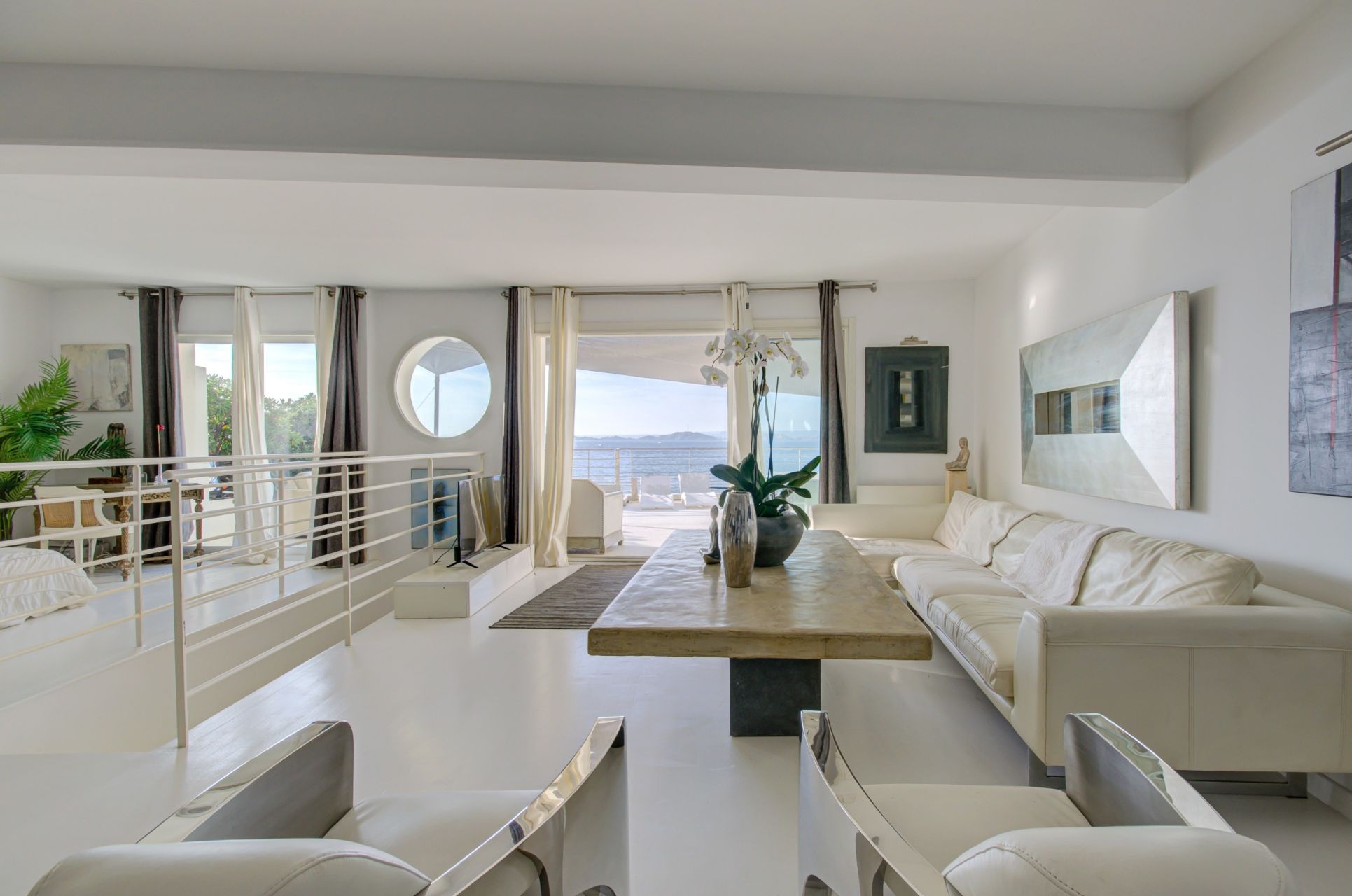 luxury duplex 3 Rooms for sale on MARSEILLE (13008)