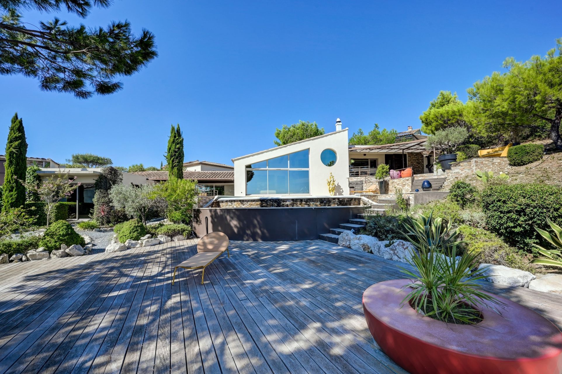 luxury house 6 Rooms for sale on VILLENEUVE LES AVIGNON (30400)