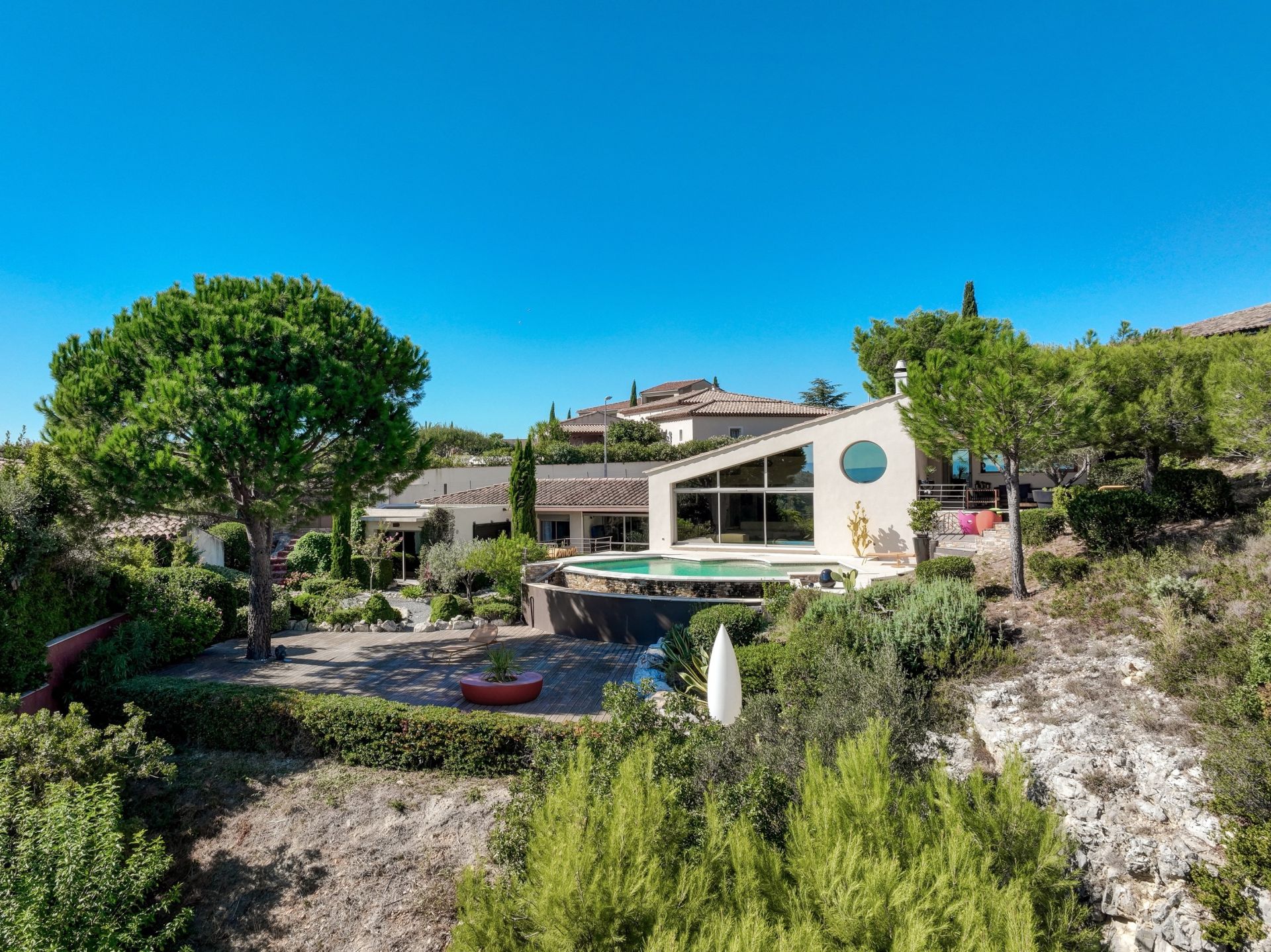 luxury house 6 Rooms for sale on VILLENEUVE LES AVIGNON (30400)