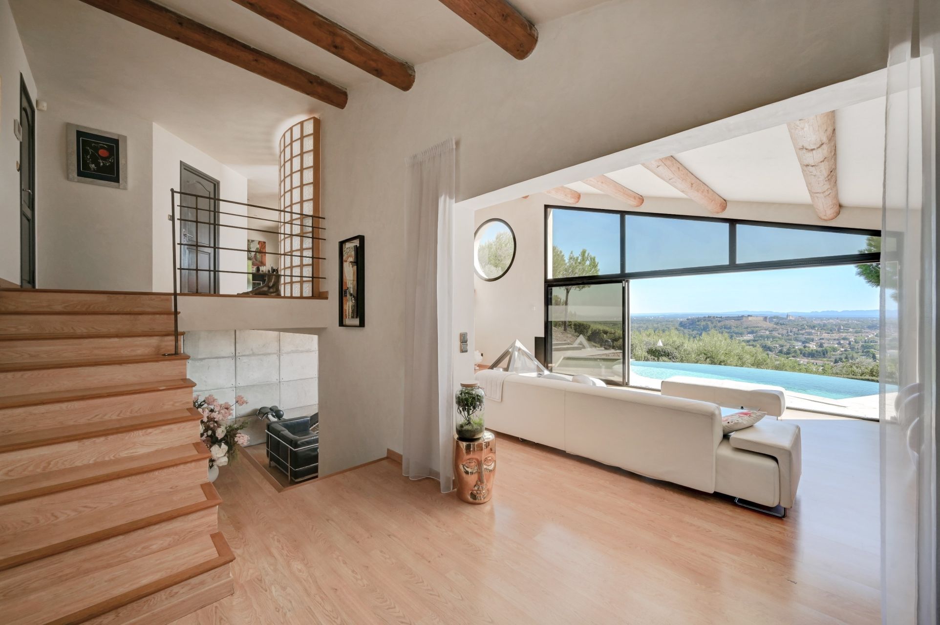 luxury house 6 Rooms for sale on VILLENEUVE LES AVIGNON (30400)
