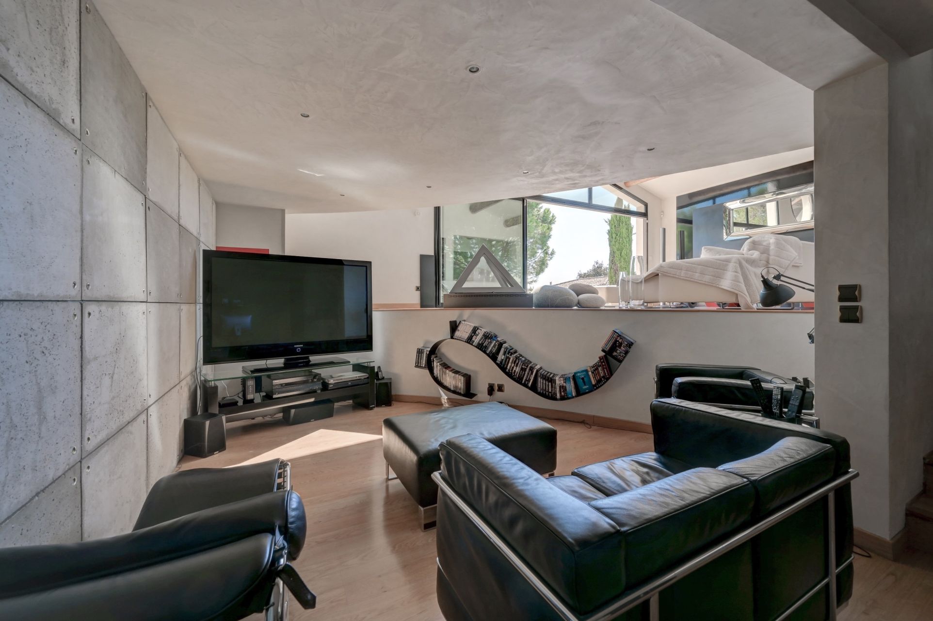 luxury house 6 Rooms for sale on VILLENEUVE LES AVIGNON (30400)