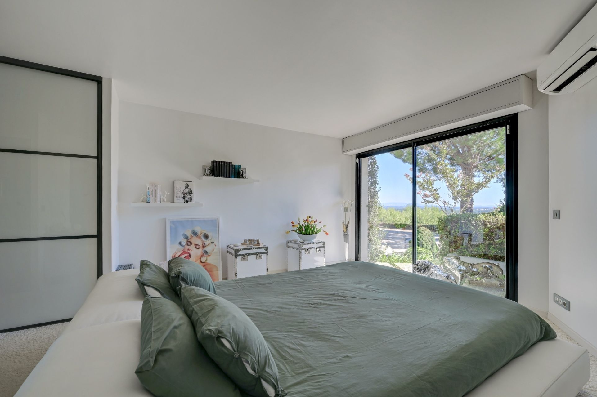 luxury house 6 Rooms for sale on VILLENEUVE LES AVIGNON (30400)