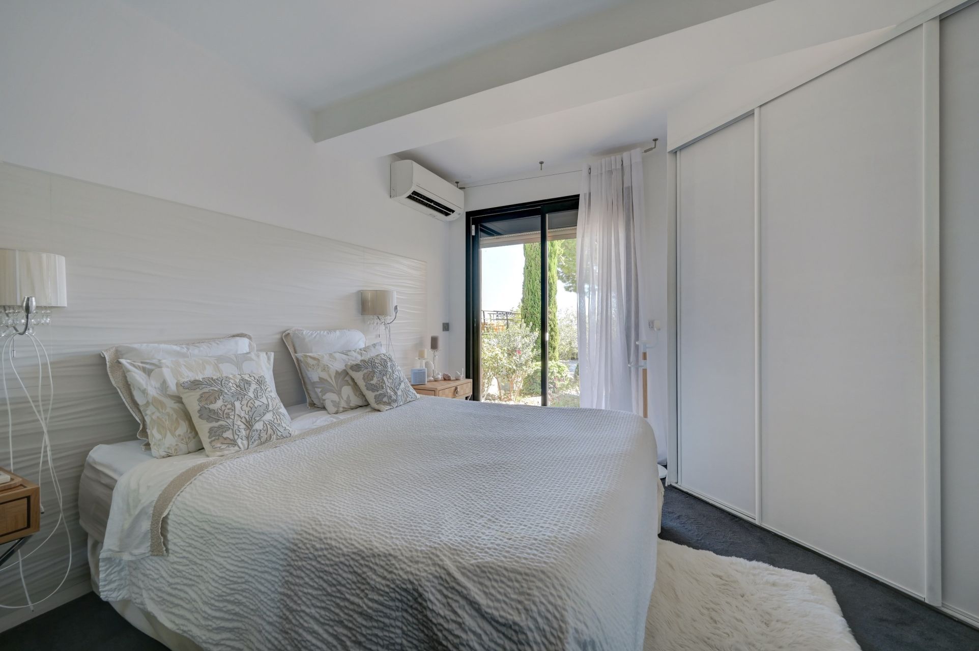 luxury house 6 Rooms for sale on VILLENEUVE LES AVIGNON (30400)
