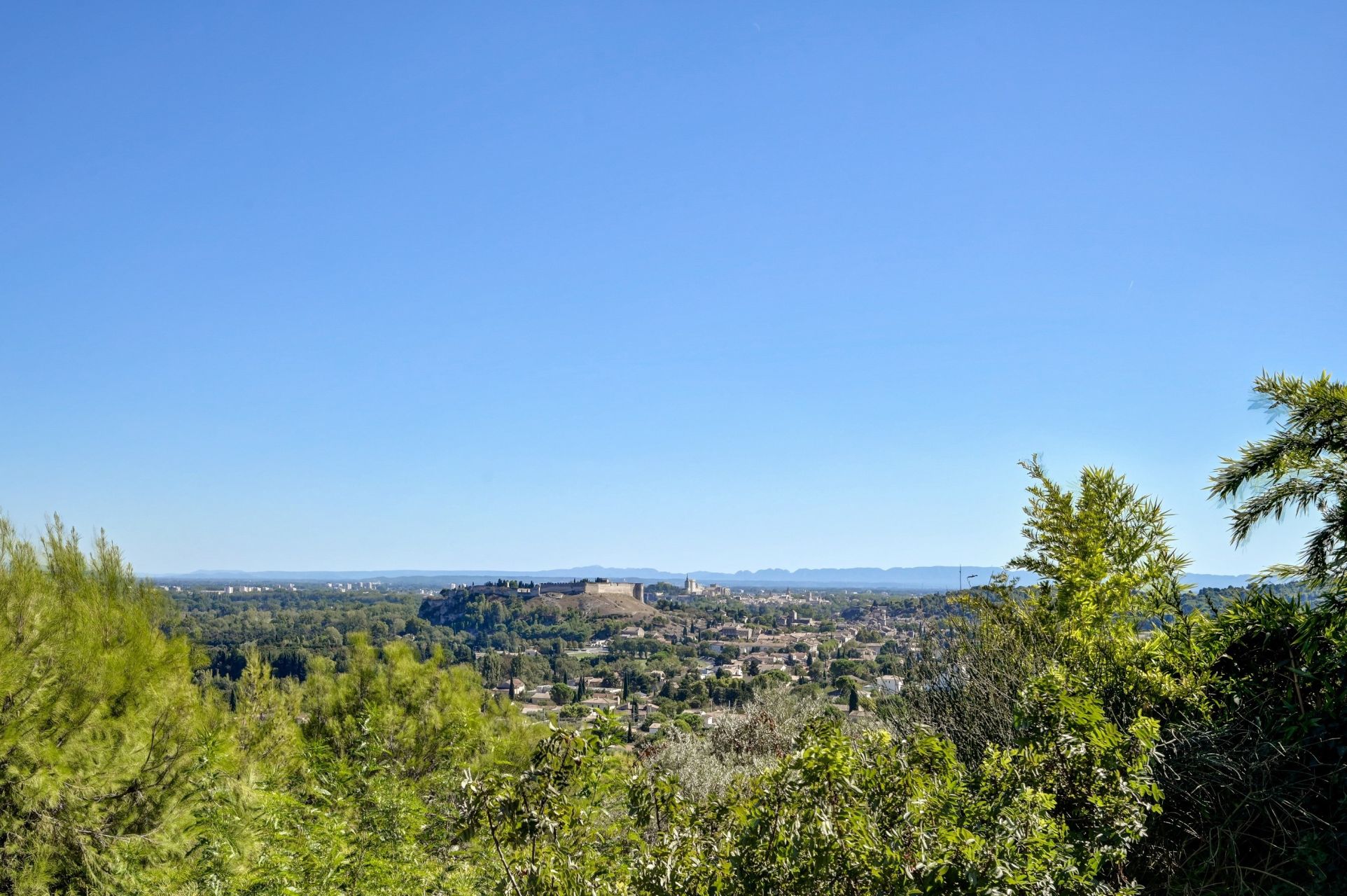 luxury house 6 Rooms for sale on VILLENEUVE LES AVIGNON (30400)