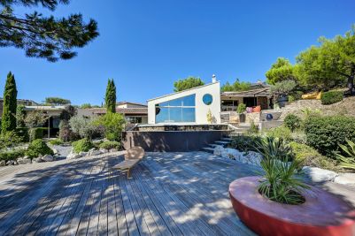 Sale Luxury house Villeneuve-lès-Avignon 6&nbsp;Rooms 180&nbsp;m²