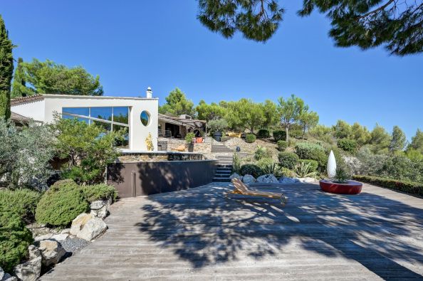 Sale Luxury house Villeneuve-lès-Avignon 6&nbsp;Rooms 180&nbsp;m²