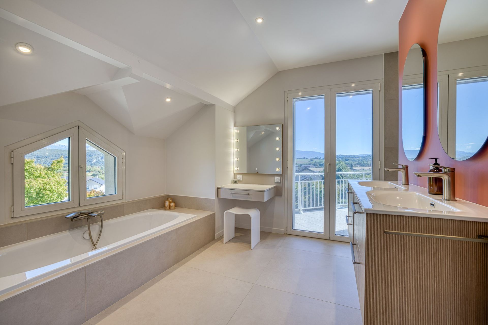 maison de luxe 10 Pièces en vente sur LA BALME DE SILLINGY (74330)