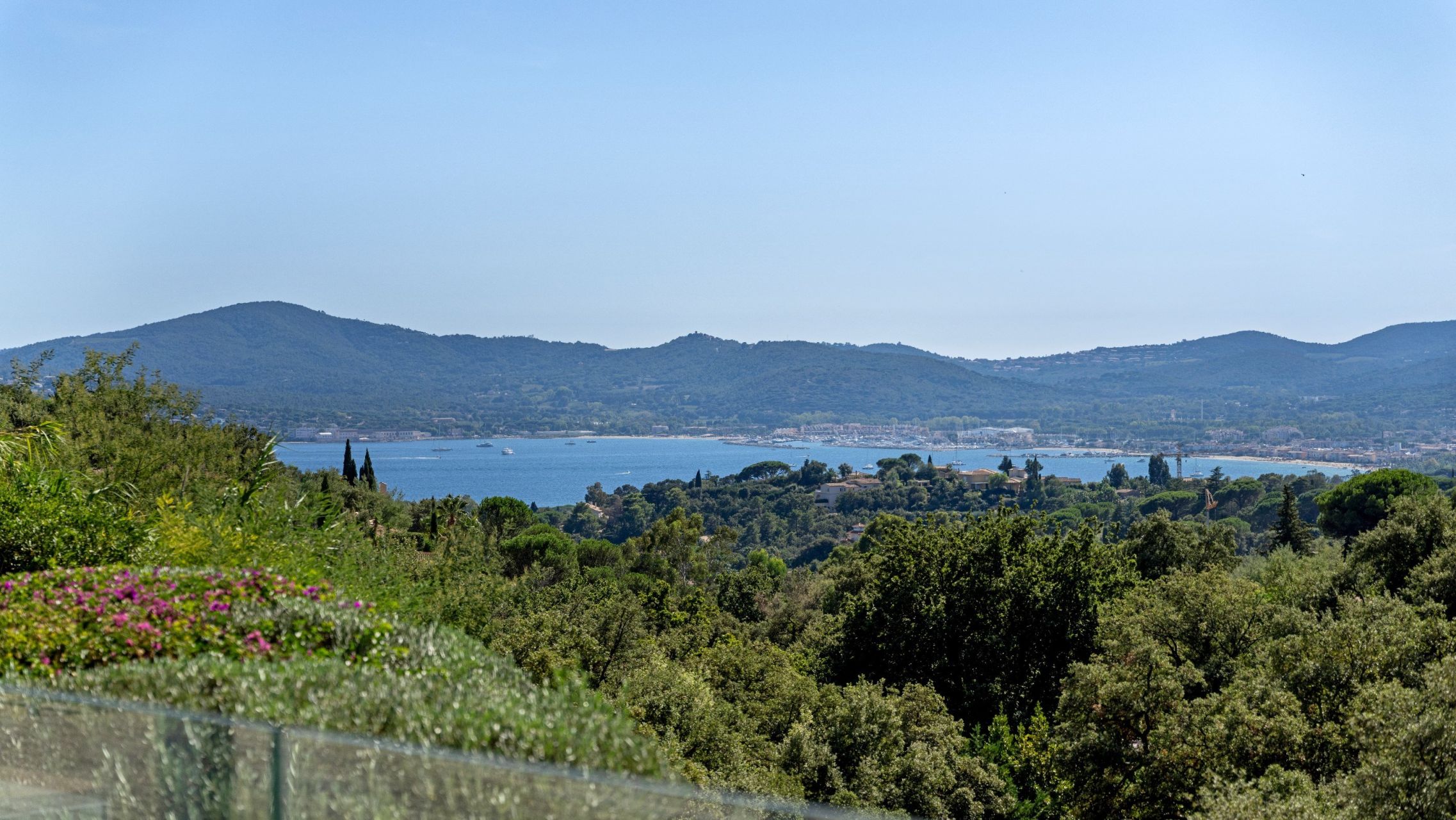 maison contemporaine 9 Pièces en vente sur GRIMAUD (83310)