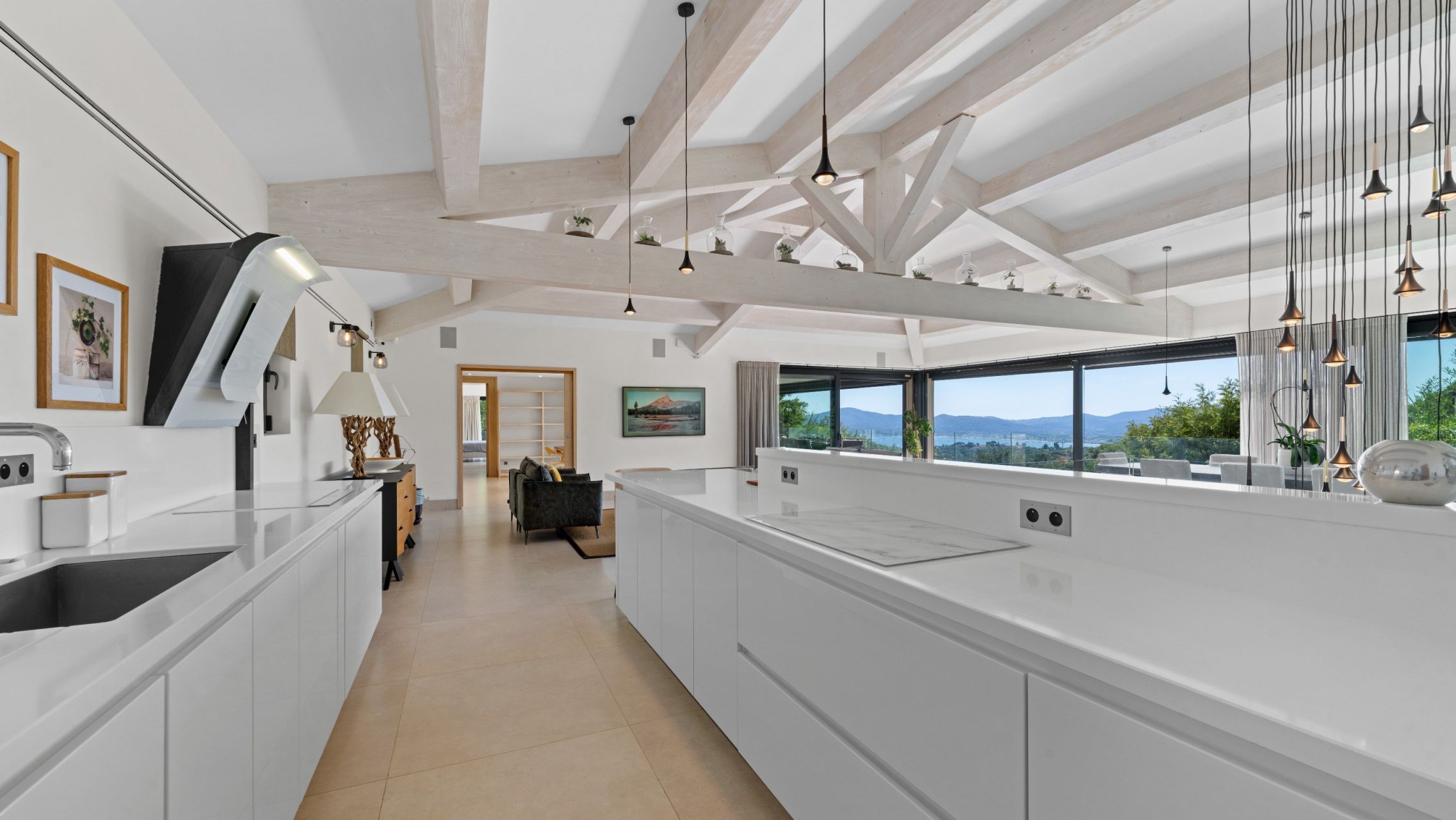 maison contemporaine 9 Pièces en vente sur GRIMAUD (83310)