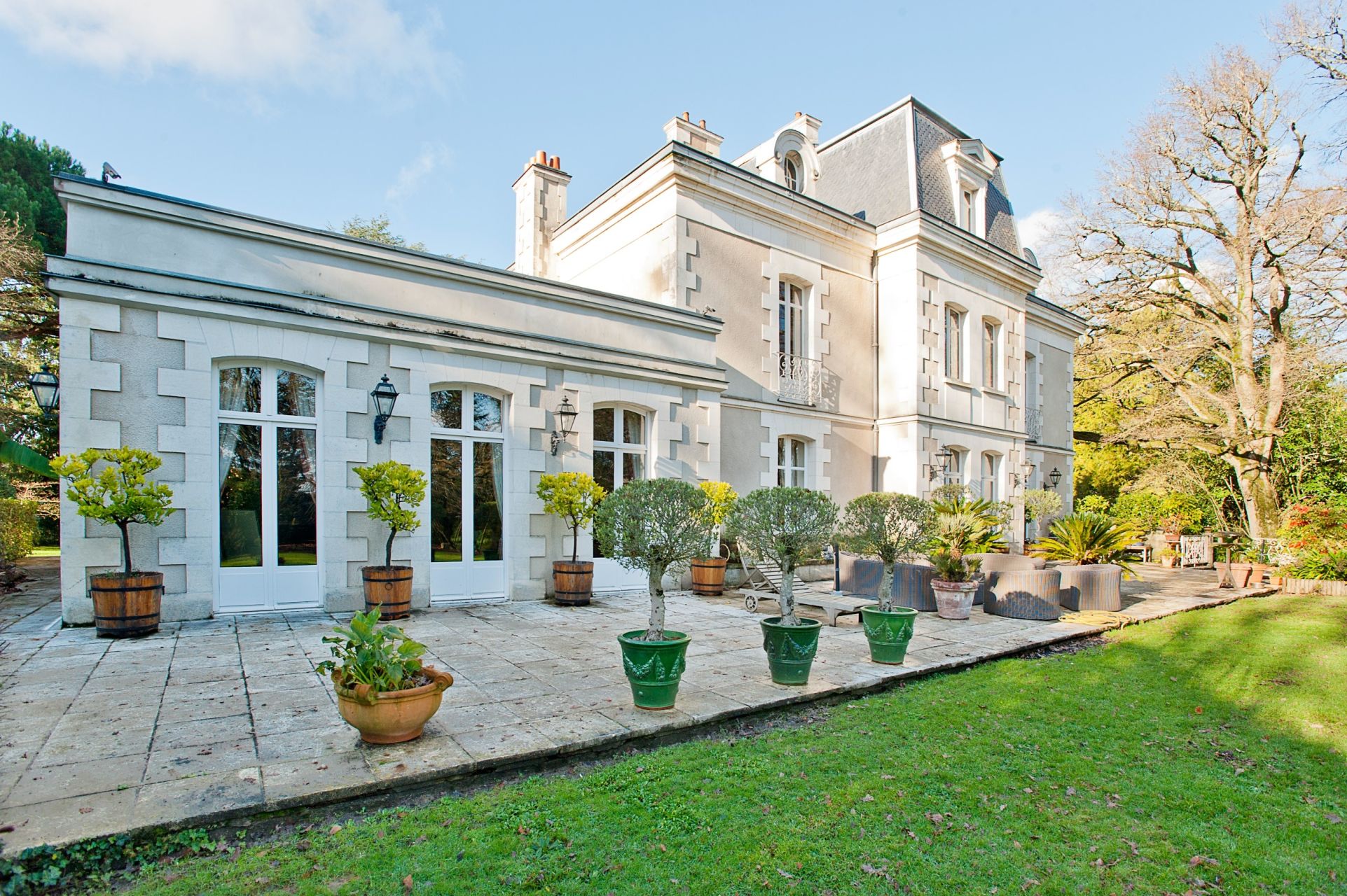 mansion 21 Rooms for sale on LA CHAPELLE SUR ERDRE (44240)