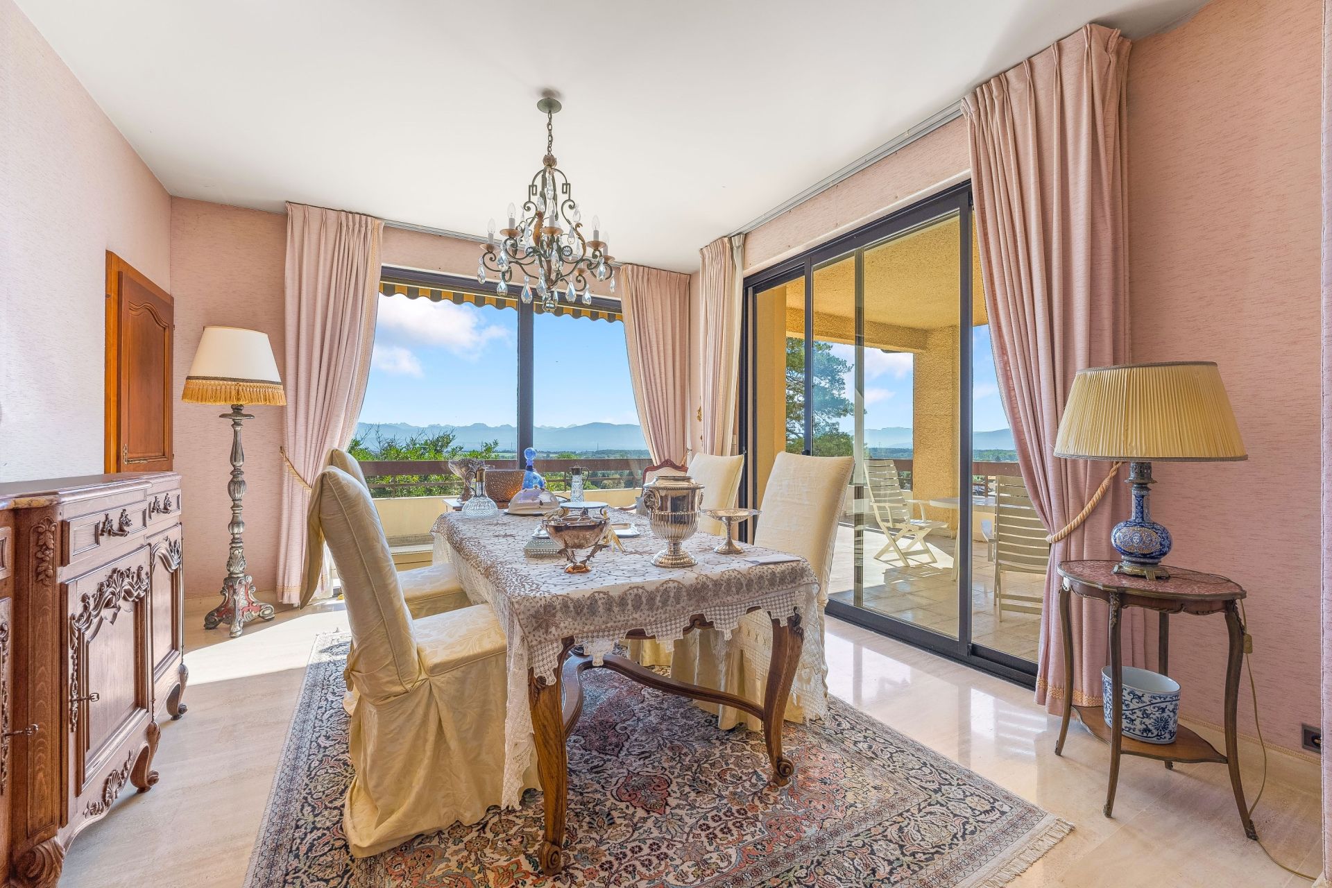 luxury house 9 Rooms for sale on DIVONNE LES BAINS (01220)