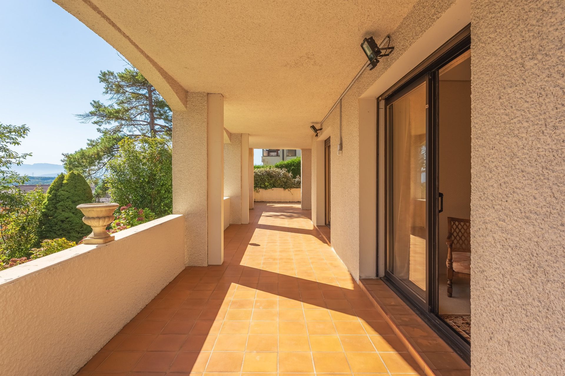 luxury house 9 Rooms for sale on DIVONNE LES BAINS (01220)