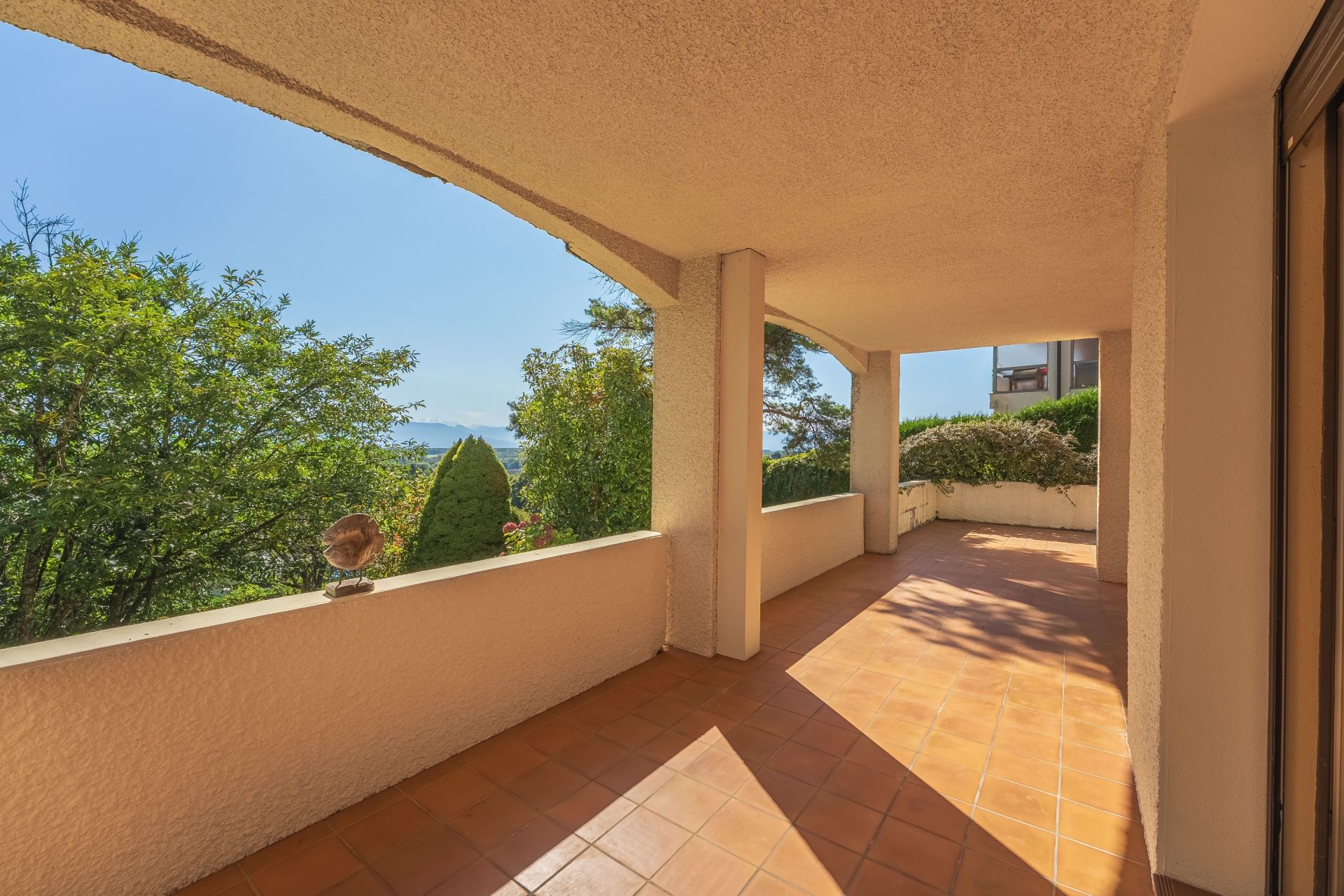 luxury house 9 Rooms for sale on DIVONNE LES BAINS (01220)
