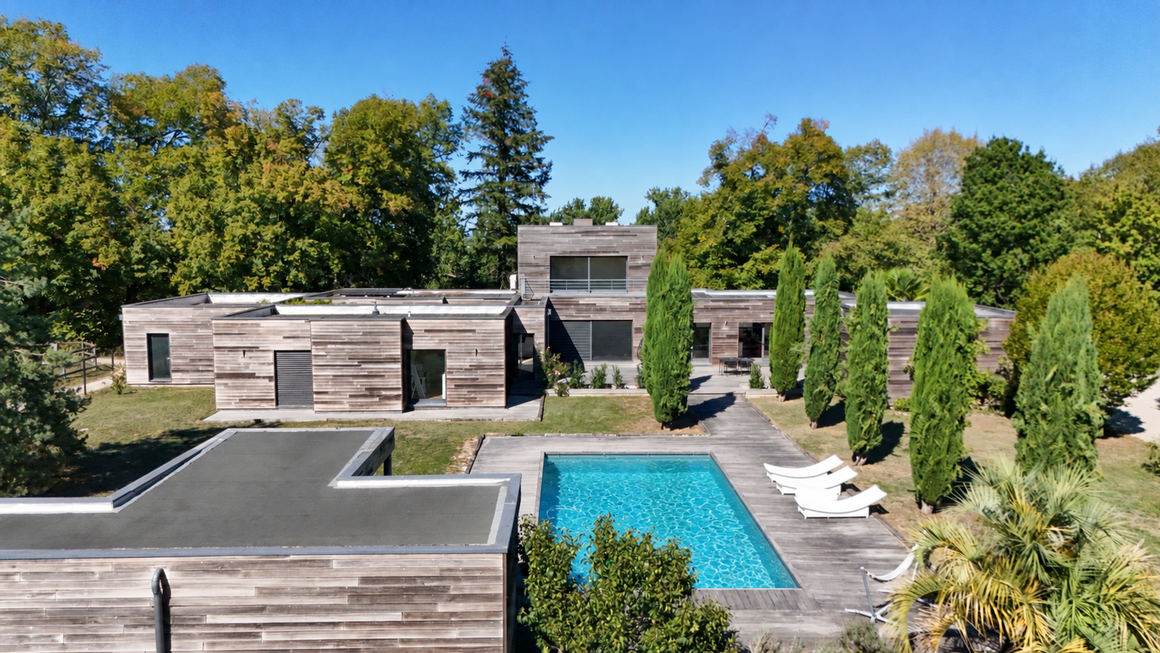 architect's house 10 Rooms for sale on ST YRIEIX SUR CHARENTE (16710)